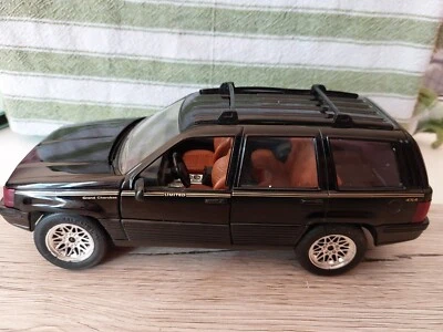 voiture miniature JEEP GRAND CHEROKEE 1/18 Majorette - Photo 1/4