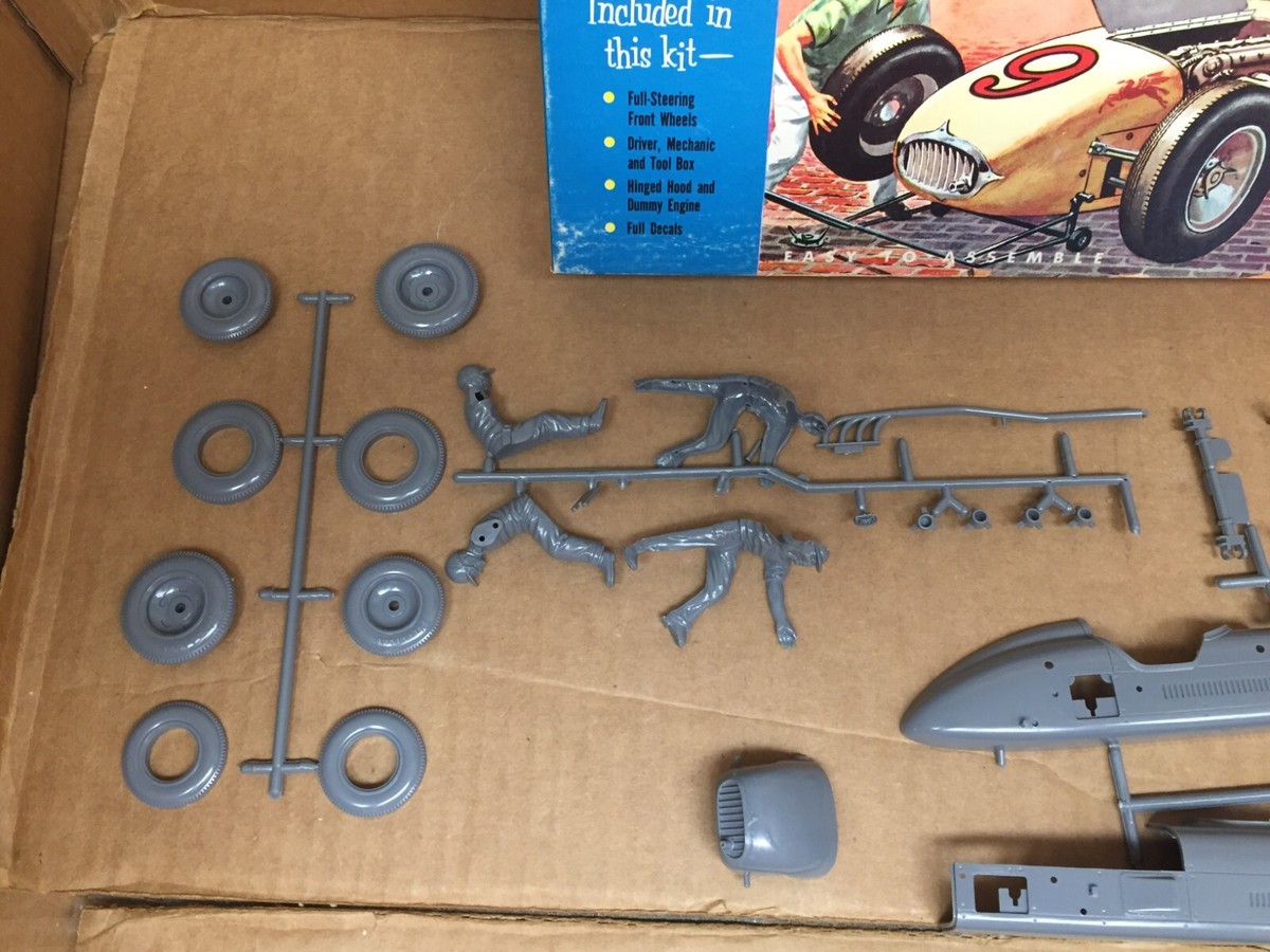 VINTAGE MONOGRAM INDIANAPOLIS INDY 500 RACER MODEL KIT RARER PC12