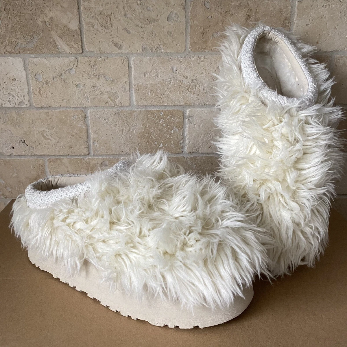 UGG Fluff Momma Mongolian in White