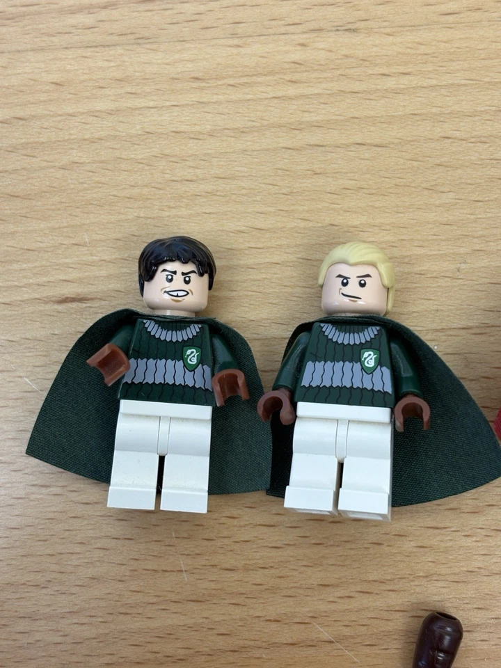 Lego Harry Potter Jugadores de Quidditch Mini Figuras - Lote de 4 + Accesorios 4737 Foto 2 de 4