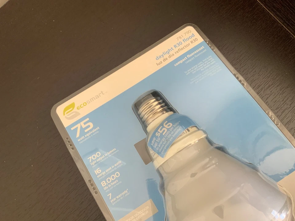 EcoSmart 75W Daylight R30 Flood Bulb – CFL 700 Lumens 5000K – Indoor/Outdoor - Image 3 of 3