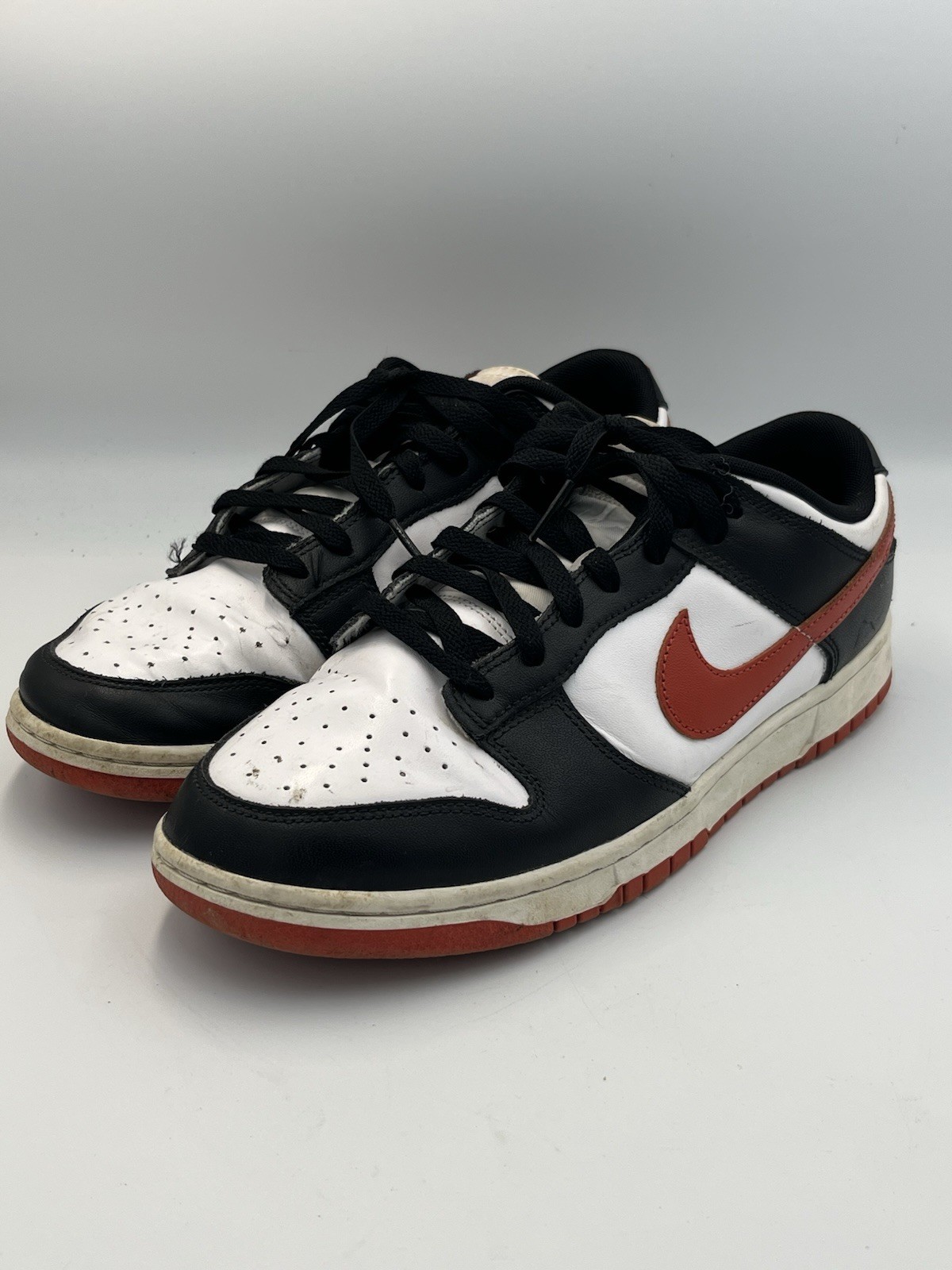 SAOLA Scarpe da ginnastica Nike Dunk Low Retro da uomo taglia 10 5 nere bianche rosse