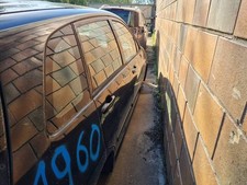 Porte arrière et accessoires Suzuki LIANA