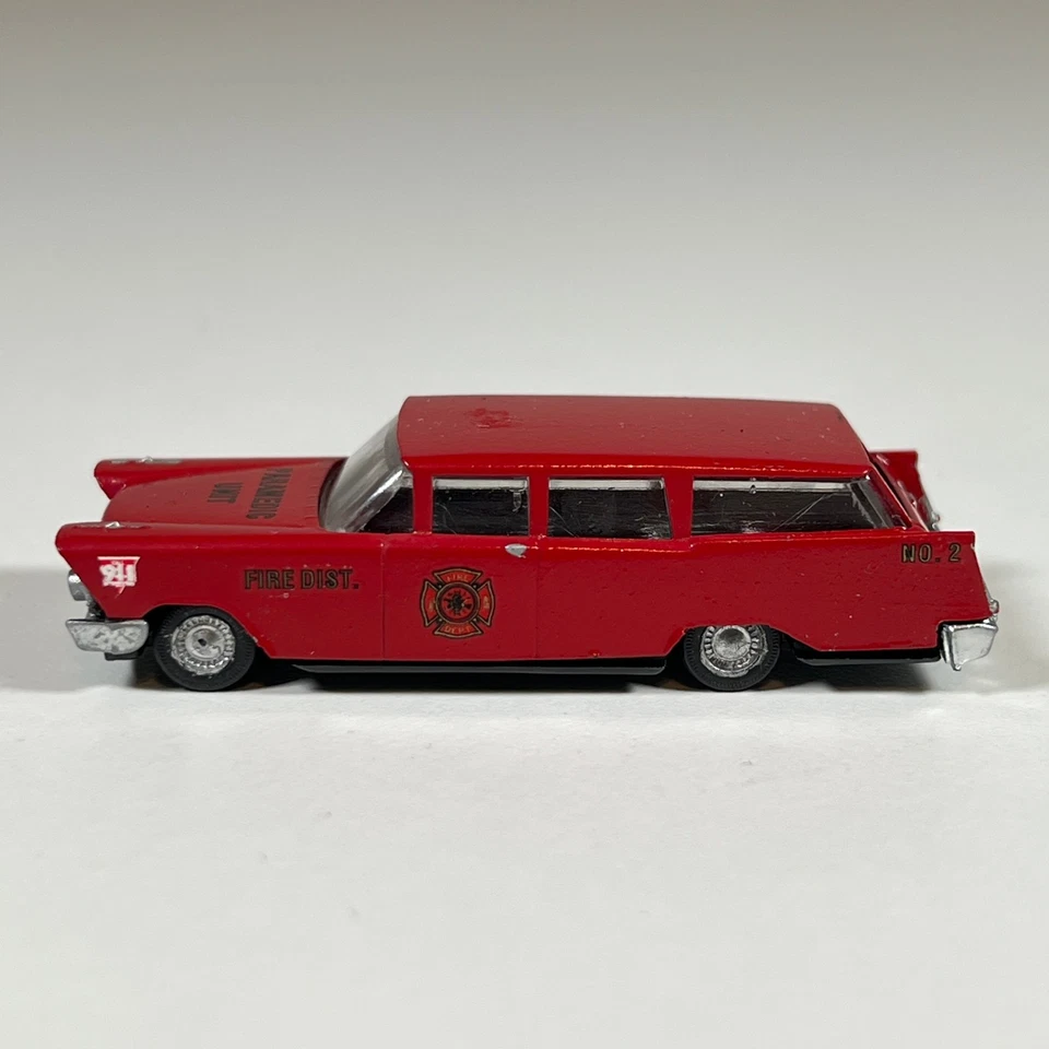 Vagón Empire Fire District de colección coche de plástico rojo años 60 - falta luz de techo Foto 2 de 4