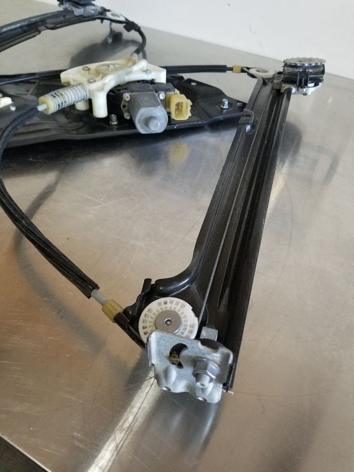 Front Window Regulator Passenger Side Fits 14-17 Maserati Ghibli