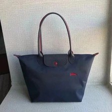 Nuova borsa tote LONGCHAMP Le Pliage M blu navy x logo rosso outlet dal Giappone