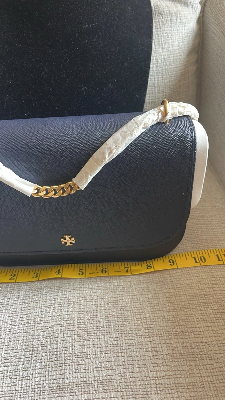 Borsa nuova con etichette Tory Burch Emerson E W patta regolabile Shlder blu navy prezzo al dettaglio consigliato $498 + collana