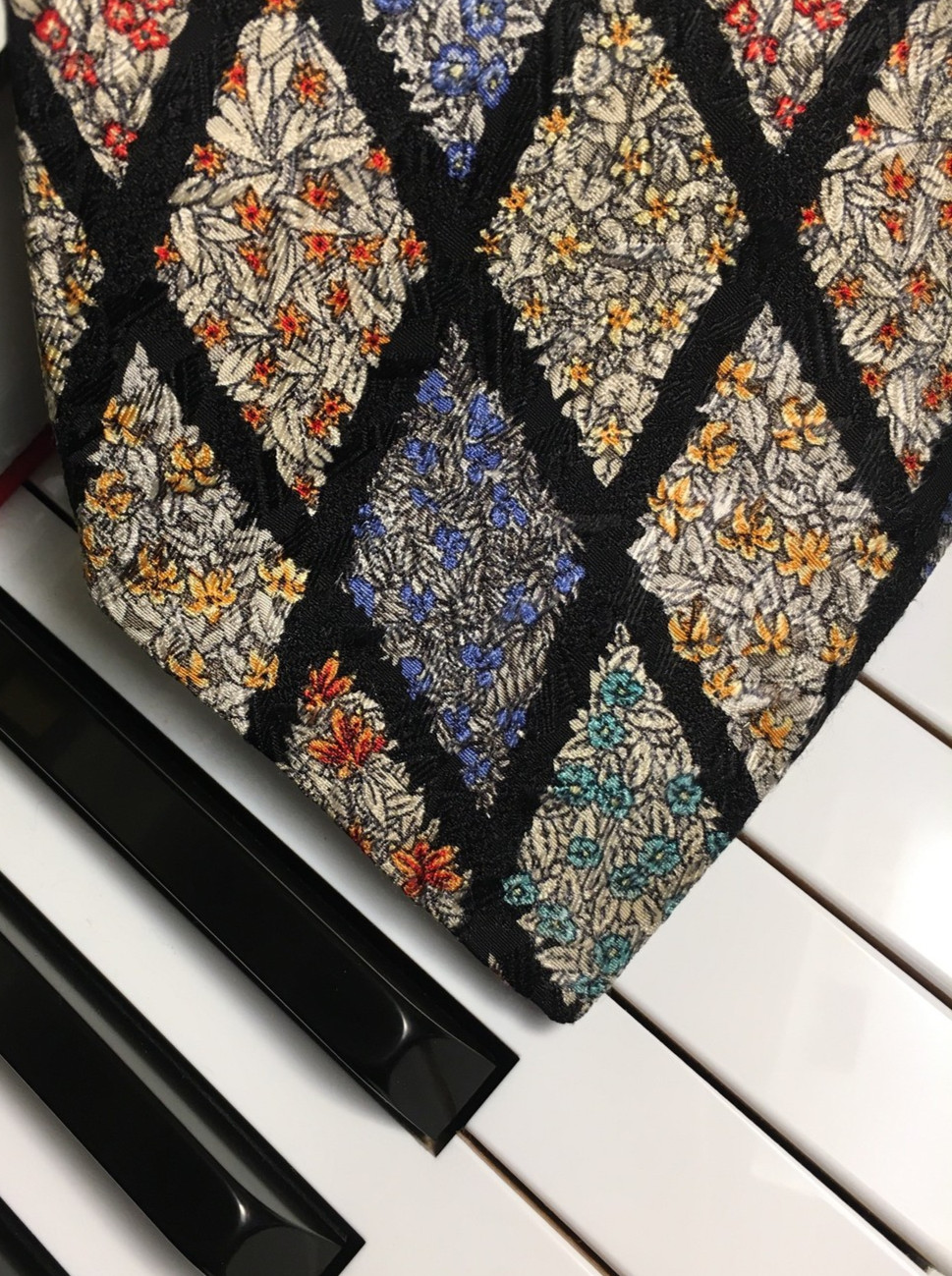 LANVIN / Vintage Multicolor Petite Fleur Pattern Diamond Plaid Italian Silk Tie