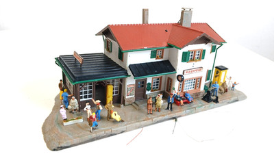 Kibri - Bahnhof Marienfeld Figuren - 39496 - H0 -  Gebäude Haus gebaut -- EM 312