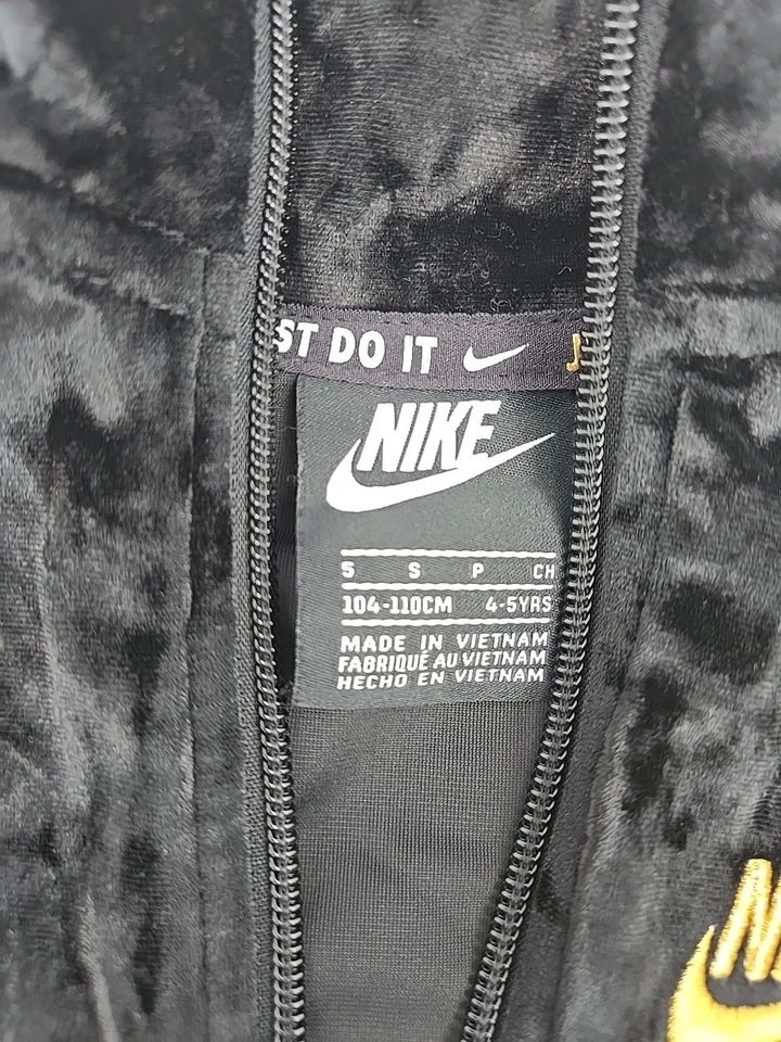 Nike Traje de Pista Negro Terciopelo Aplastado Cremallera Conjunto Swoosh Niños Talla Pequeña 4-5 Años Foto 3 de 4