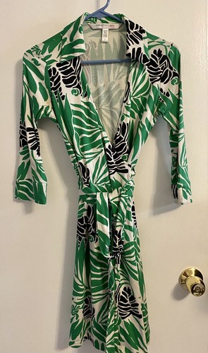 DVF Pre Owned Wrap Dress Size 6