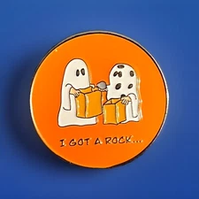 Charlie Brown Linus Peanuts Hat Bag Enamel Snoopy Pin "I got a Rock" Halloween
