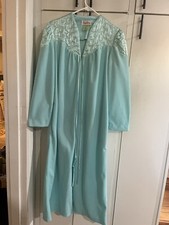 Evelyn Pearson Vintage Polyester Robe Ladies Small House Coat Grannycore