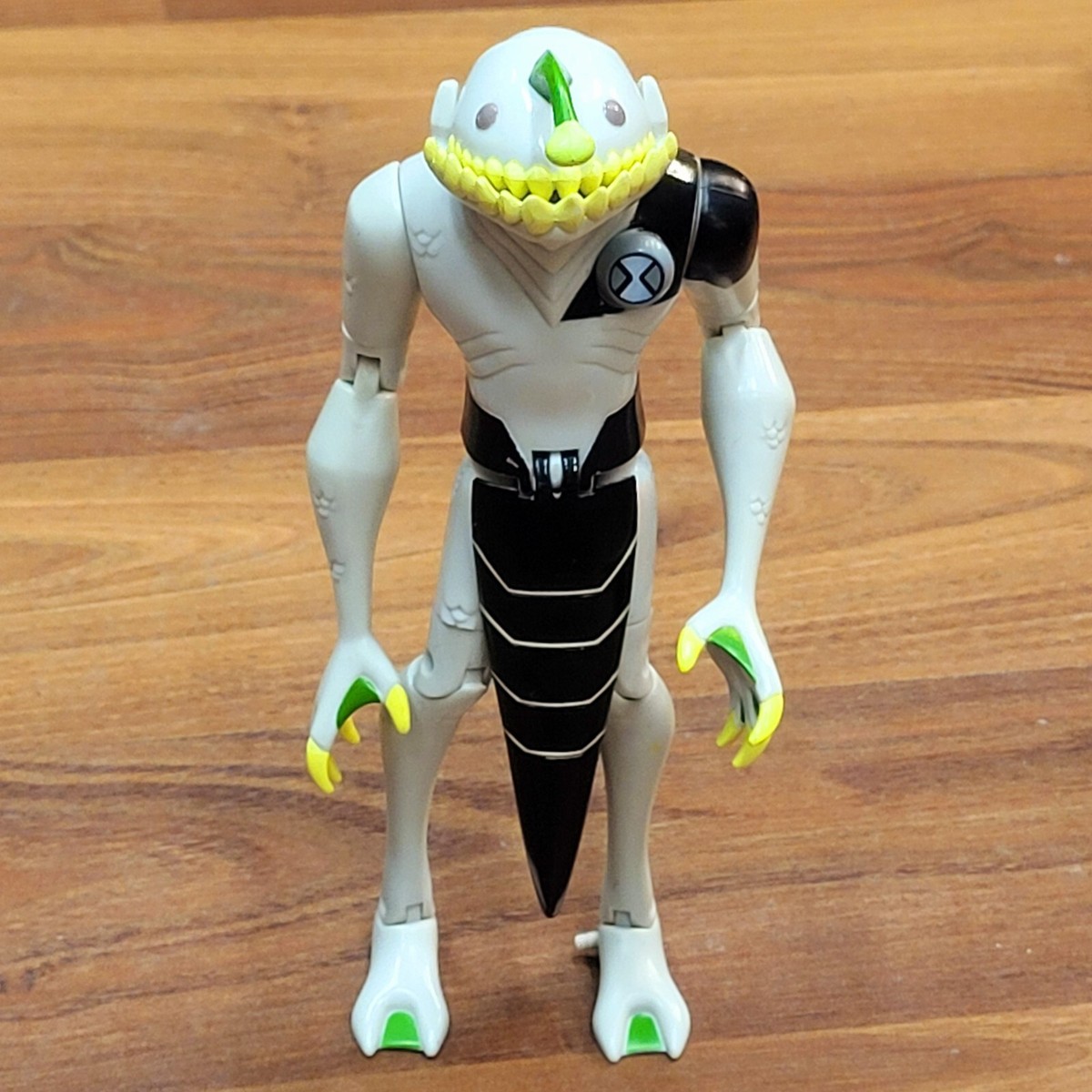 BEN 10 RIPJAWS Alien Force Metamor Figure Figure 8