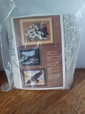 Vintage Artcraft Concepts Needlepoint Kit Wild Daisies #5503