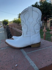 kids white cowboy boots
