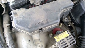 Engine Fuse Box LEXUS IS300 01 01 lexus is300 fuse box location 