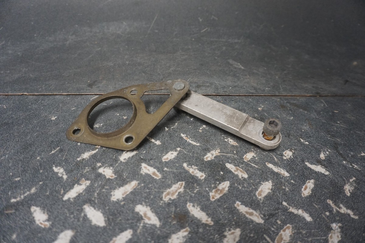 あいり　0423 2015-23 RMK Indy Polaris OEM Jackshaft Bearing Flange