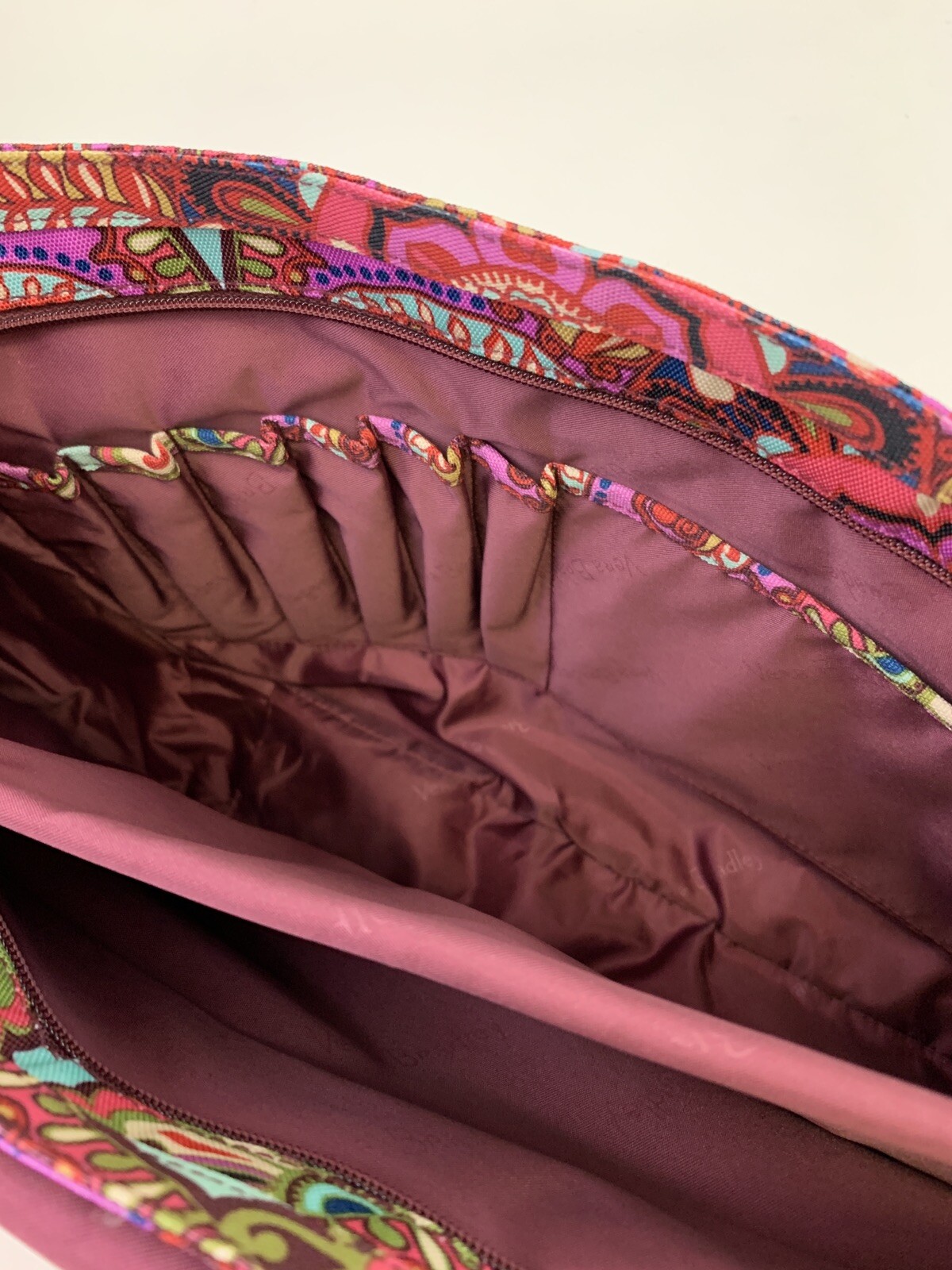 Vera Bradley Lighten Up Essential Messenger Bag Resor… Gem