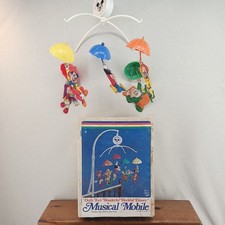 Wonderful World of Disney Musical Mobile Dolly Toy #617 -WORKS-