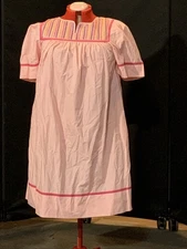 Go Softly Patio Dress  Pink With Colorful Embroidery  EUC Size Medium