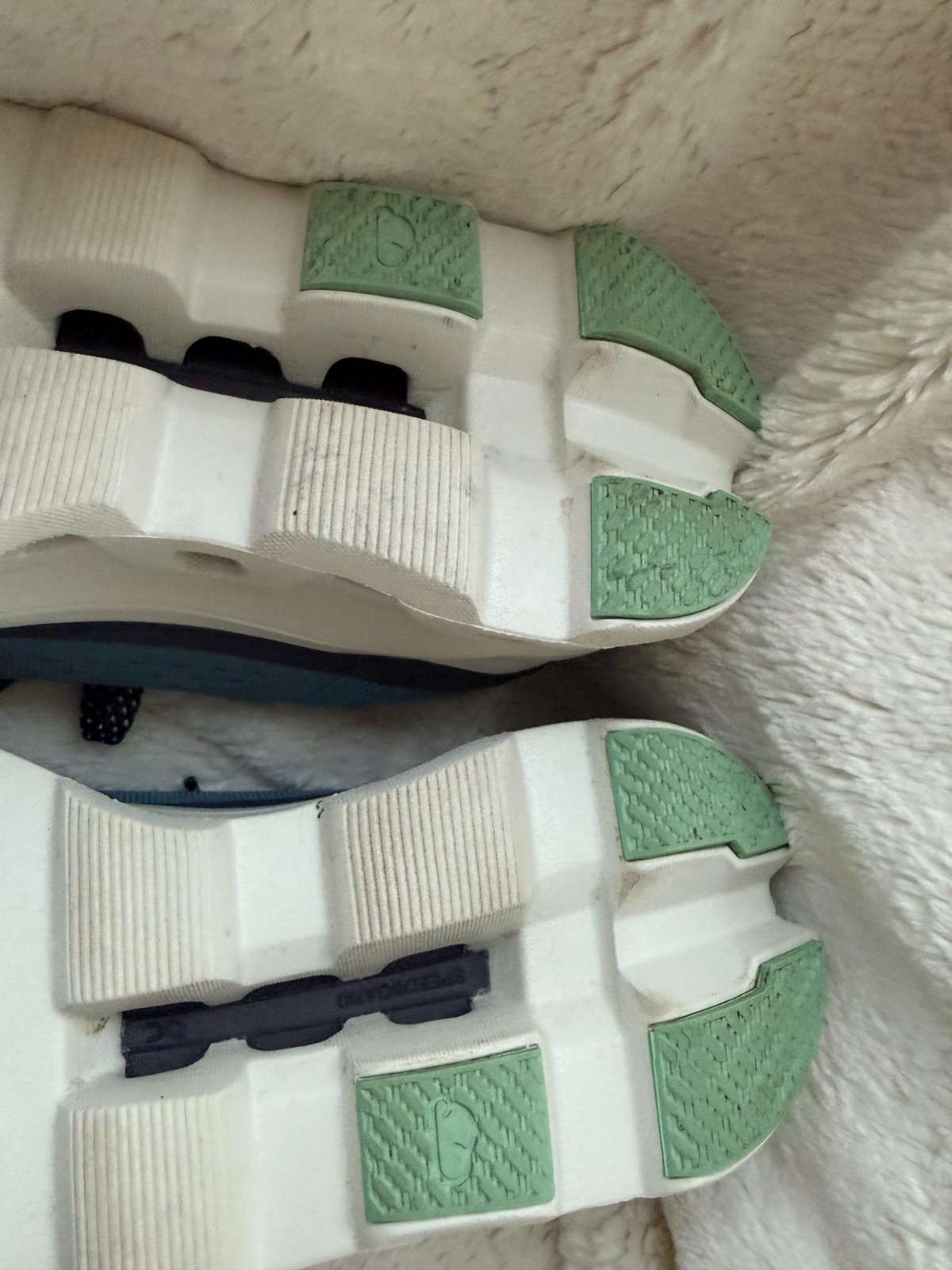 Nearly New $170 ON Cloudmonster Womens Dust/Vapor US7.5 image 7