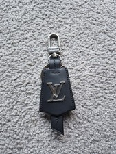 Louis Vuitton LV Initials Keyring Key Holder Black Leather Silver Tone M68020