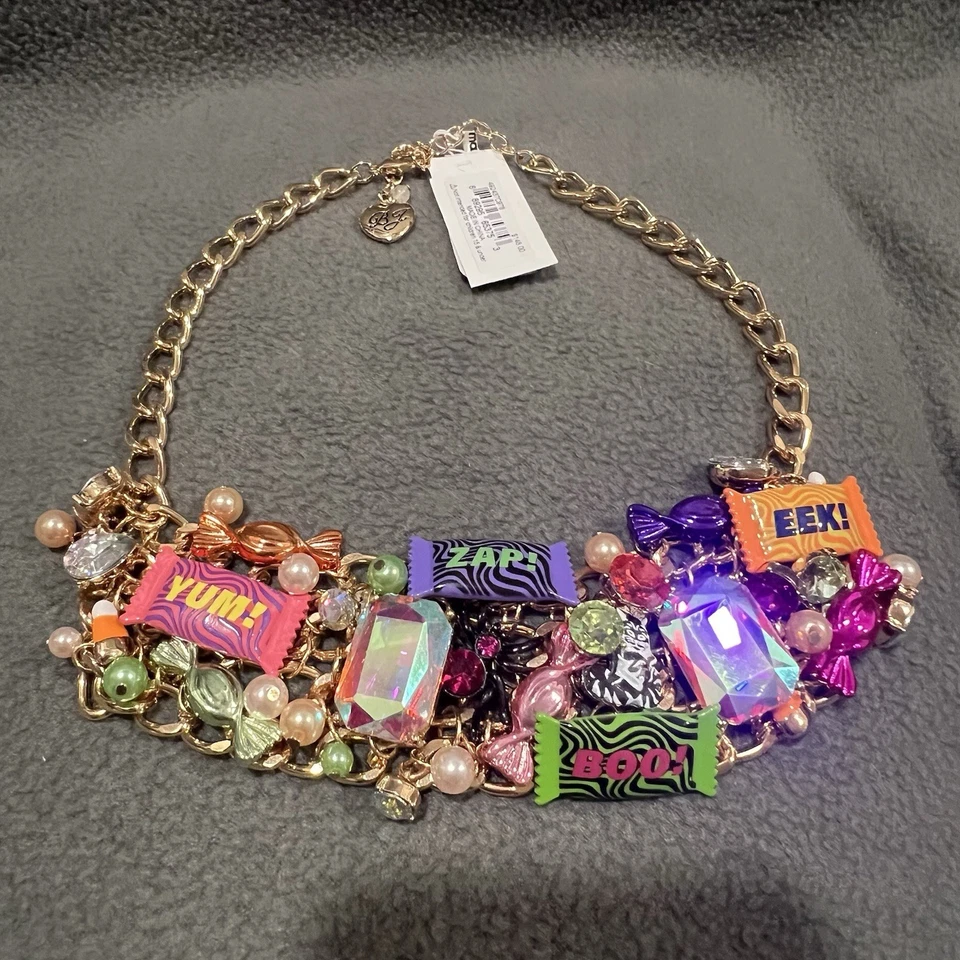 Colar declaração de Halloween Betsey Johnson US$ 148 doces presente brilho no escuro - Imagem 2 de 4