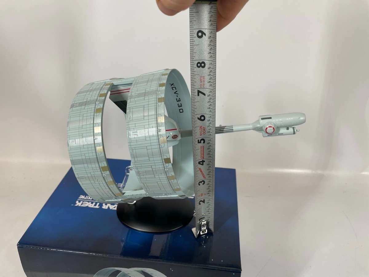 2017 Star Trek Official Paramount USS ENTERPRISE XCV-330