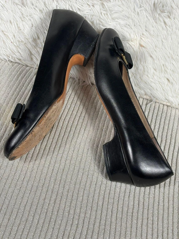 Salvatore Ferragamo Shoes Womens Size 8.5 AA Black Calf Lillaz Bow Pump Italy - Image 3 of 4