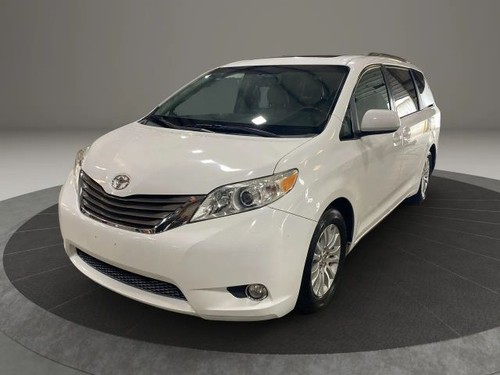 2011 Toyota Sienna XLE Minivan 4D