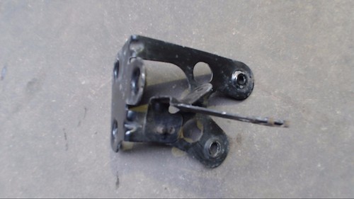 Halter Halterung Abs-block Einheit 1K1614235B VW Touran 2.0 TDI DPF Bj 2005 1 T