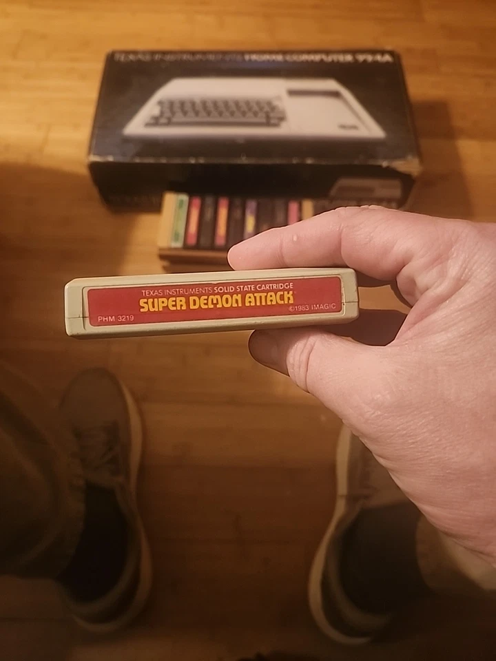 Computadora doméstica Texas Instruments TI-99/4A caja original y manuales + 10 JUEGOS Foto 4 de 4