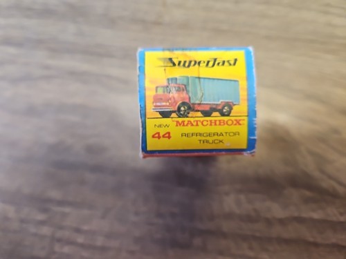 Camión frigorífico Matchbox Lesney Superfast 44 - contenedor amarillo y rojo, en caja - Imagen 9 de 9