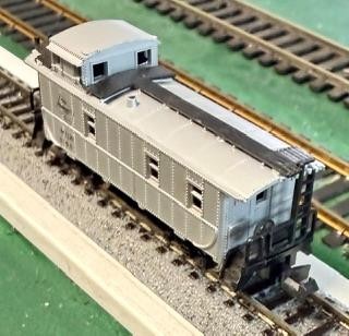 N Scale Minitrix Milwaukee cupola caboose with Rapido couplers