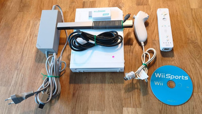 Nintendo Wii Konsole Weiß Inkl. Wii Sports, HDMI-Adapter, Controller, Nunchuk