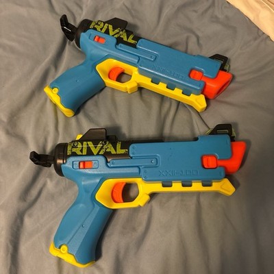 2  NERF Rival Fate XXII-100 Blasters, 3X Accu-Rounds, Spring Action, Battling 