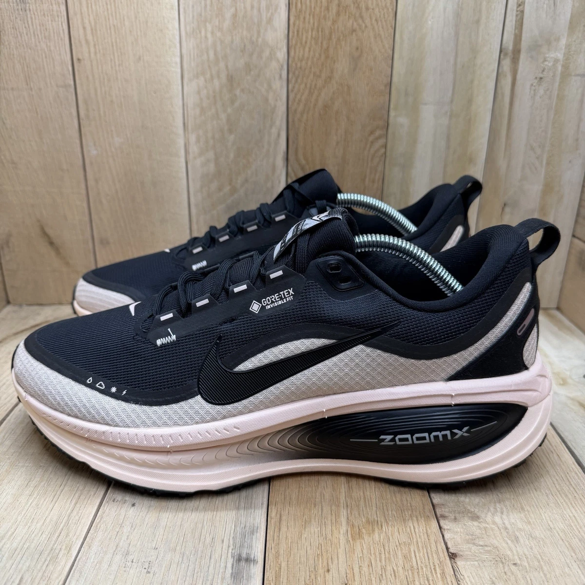 Nike Vomero 18 GORE-TEX Black/Crimson Tint/Black/Black W for sale