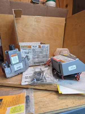 Honeywell Y8610 U 3003 VR8304M3558 S8610U Shelf Wear