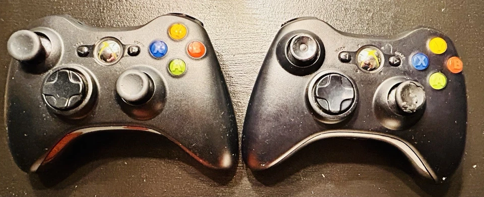 Microsoft Xbox One Fuente de Alimentación 2 Mandos Inalámbricos y 13 Juegos Lote *Probado Foto 3 de 4