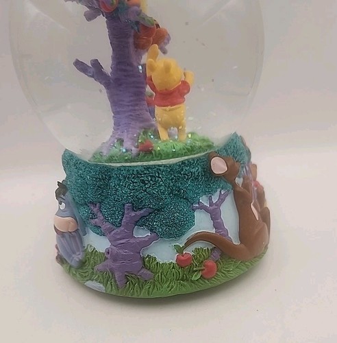 Music Box Vintage Disney Winnie The Pooh Snow Globe Wonderland Music Co - Foto 5 di 9