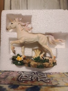 Faerie Glen Unicorn Dandiedance FGU68003