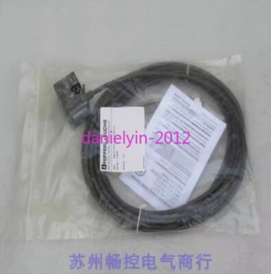 1pcs New P+F junction box VAZ-2T1-FK-G10-5M-PUR-V1-G 216038