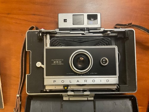 Polaroid Automatic 250 Land Camera! Vintage! - Picture 6 of 13