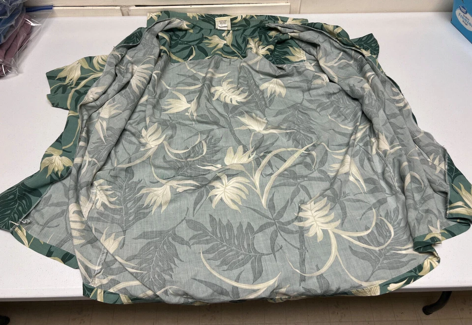 Camisa Winnie Fashion Hecha en Hawaii Talla Extra Grande XL Vintage Hawaiana Floral Foto 3 de 4