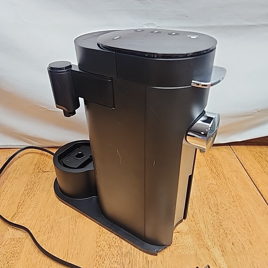 Unit Only Flashes Water. No Tank Included Front Damage