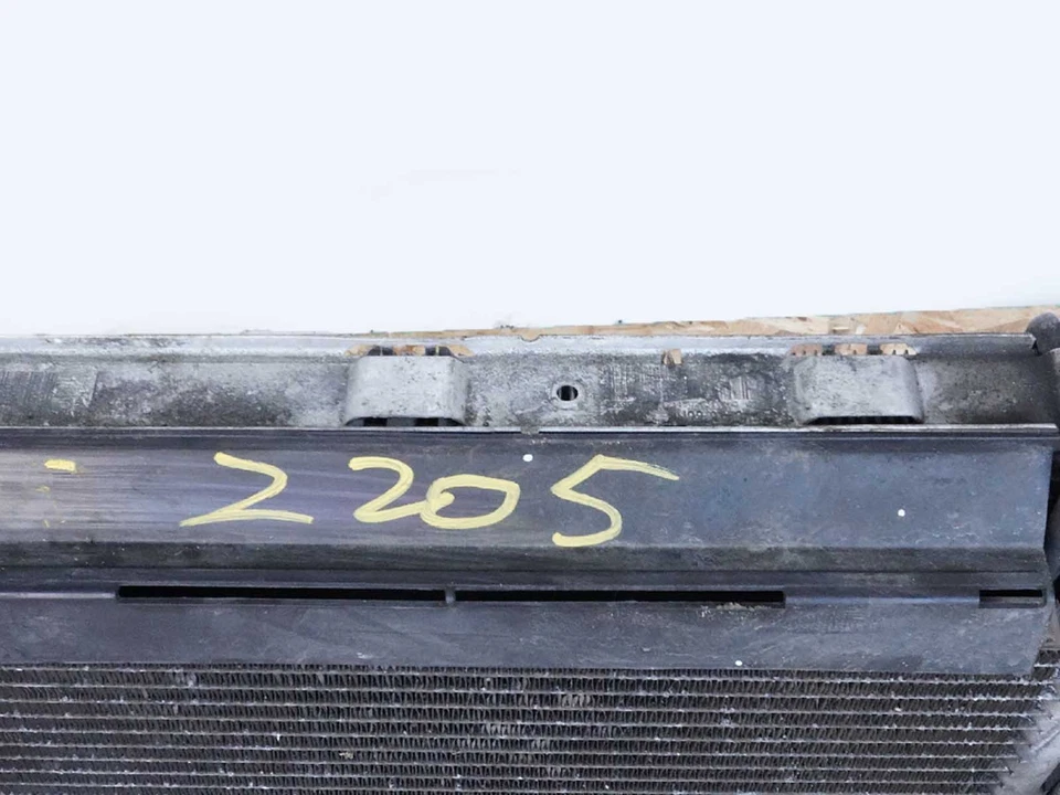 2005 - 2009 LAND ROVER LR3 RADIATOR CONDENSER COOLING COOLANT WATER FRONT OEM - Imagem 3 de 4