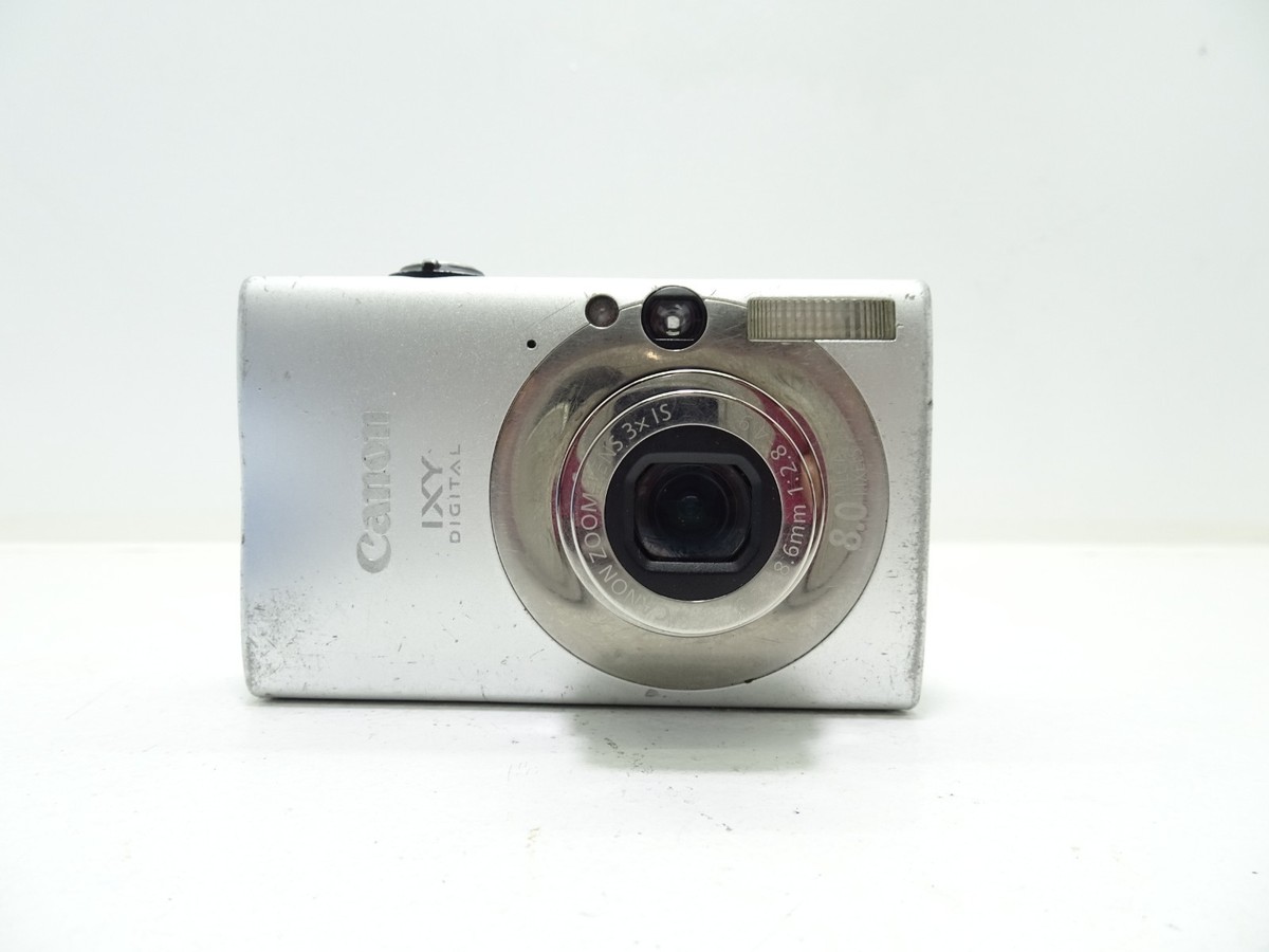 Canon IXY Digital 20 IS Silver 8.0 MP 3x Optical Zoom with Battery