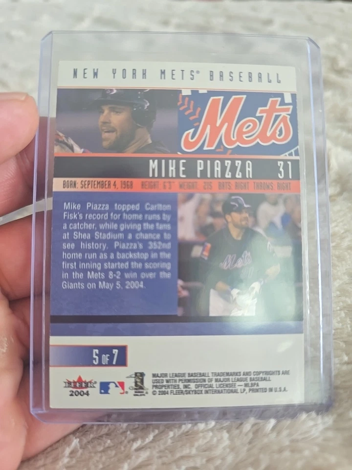 2004 Fleer New York Mets SGA Mike Piazza #5 HOF - Image 2 of 3