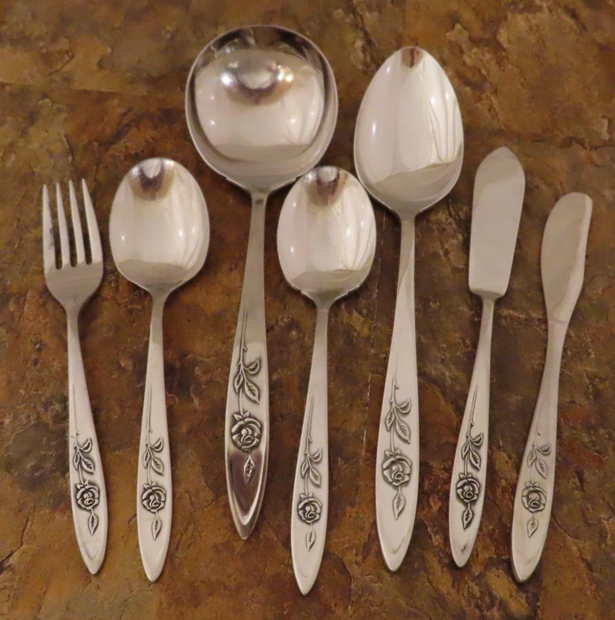 Oneida My Rose Set of 7 Serving Youth Pieces Community Stainless Flatware Lot P
Opens in a new windo